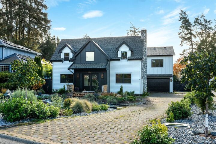 Property Photo: 7247 Bethany Pl BC V9Z 0S8