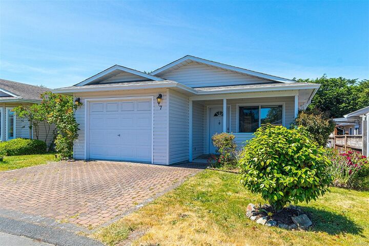 Property Photo: 7 Eagle Lane BC V9A 7M2