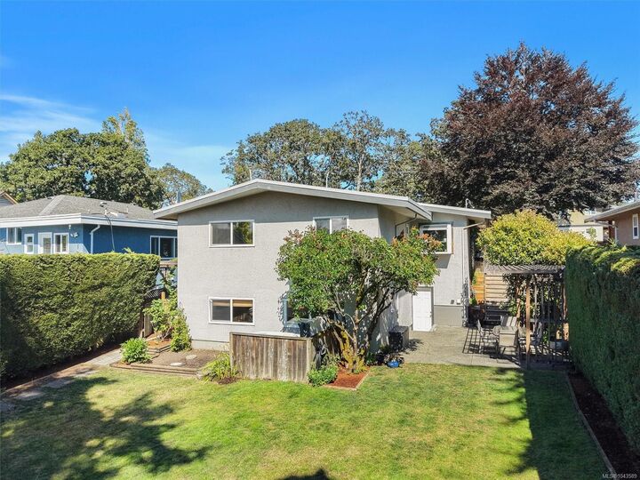 Property Photo: 3552 Elliston Ave BC V8X 1R5