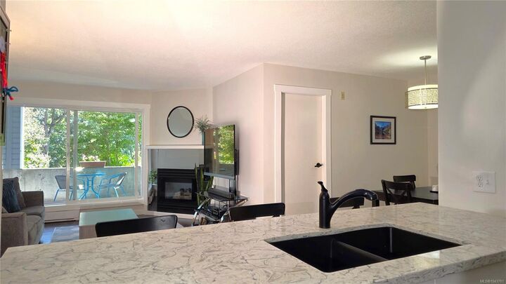 Property Photo: 3206 Alder St #108 BC V8X 5A4