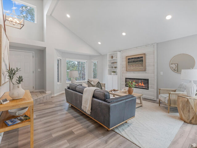 Property Photo: 7947 Springshire Dr UT 84098