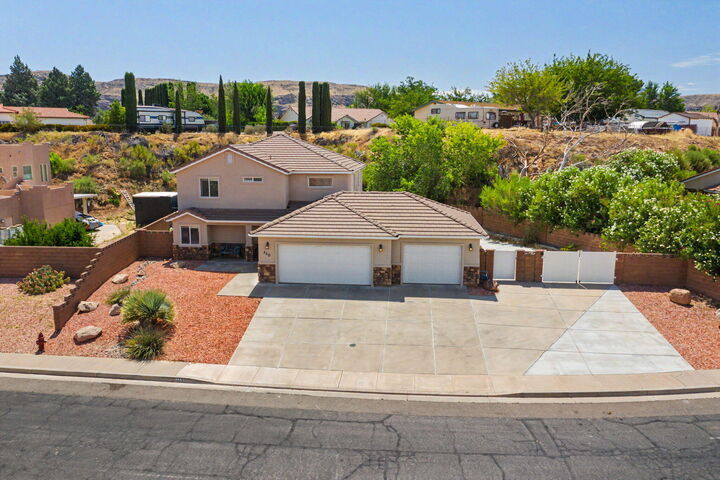 Property Photo:  300 N 560 W  UT 84745 