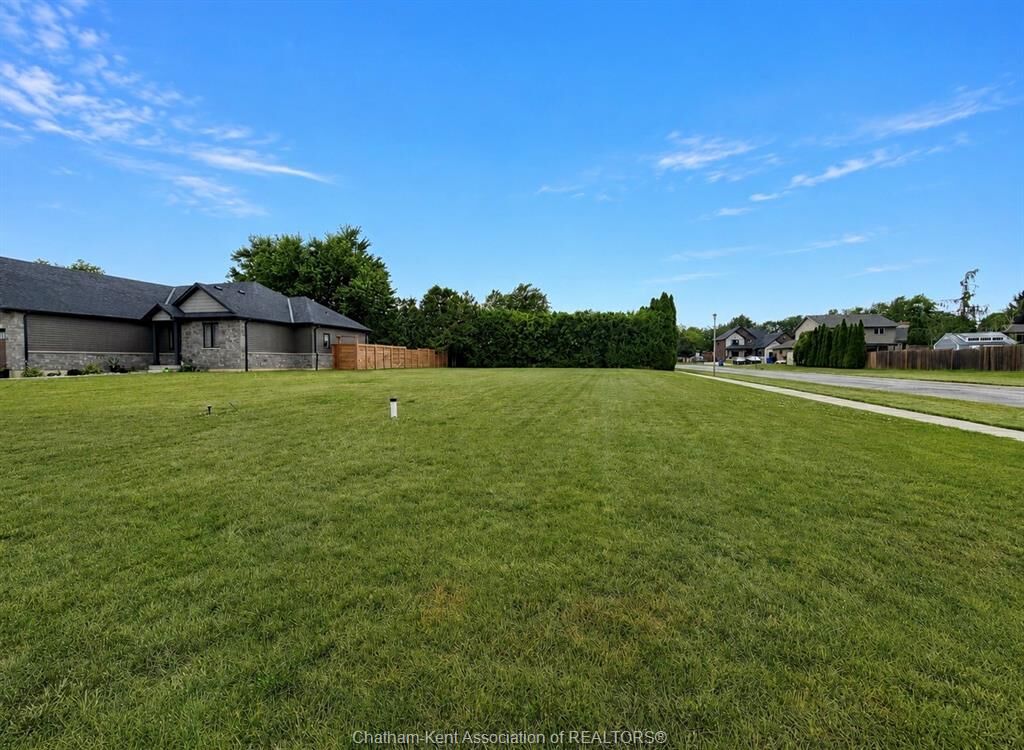 Property Photo: 93 Sleepy Meadow Drive ON N0P 1A0