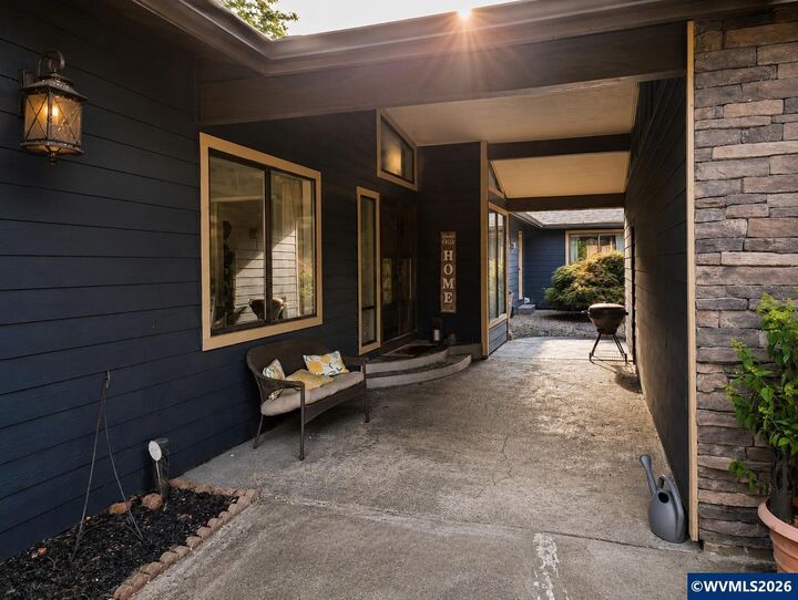 Property Photo: 12491 Centerwood Rd SE OR 97352