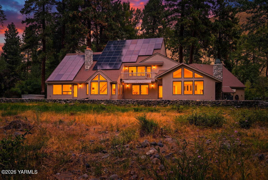 Property Photo:  4460 Hwy 410  WA 98937 