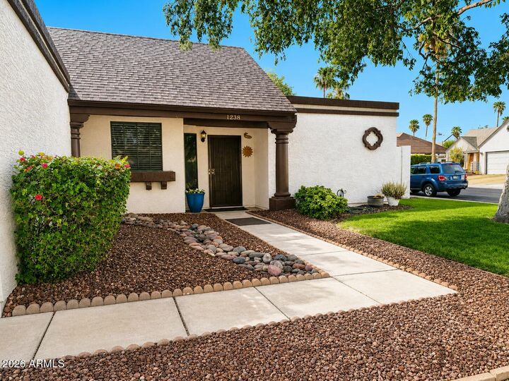 Property Photo:  1238 E Kerry Lane  AZ 85024 