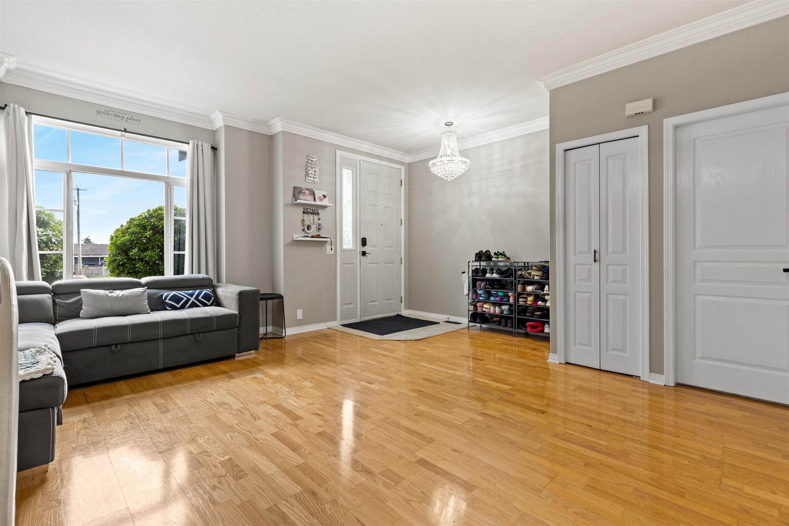 Property Photo: 33751 7 Avenue 106 BC V2V 7C2