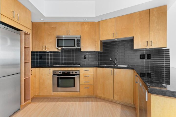 Property Photo:  1050 Smithe Street 1205  BC V6E 4T4 