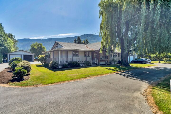 3850 Boundary Road — photo 1