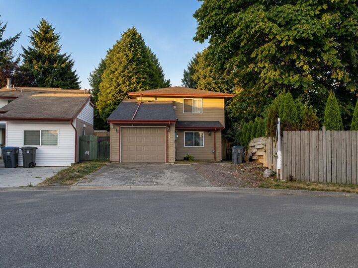 7366 128A Street — photo 1