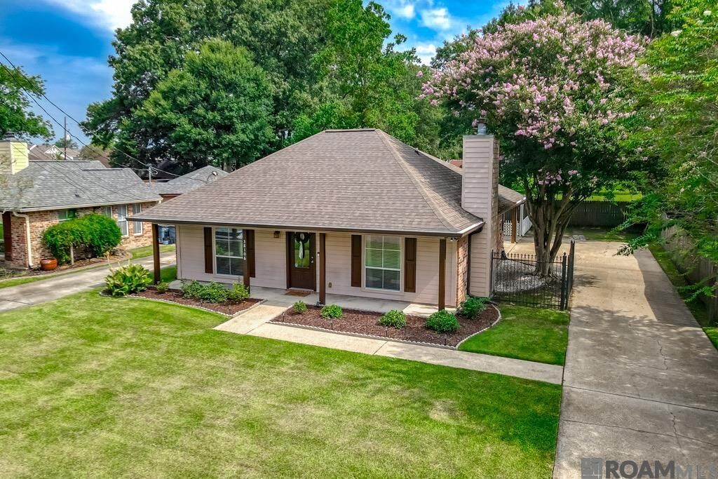 Property Photo: 38106 E Lake Dr LA 70769
