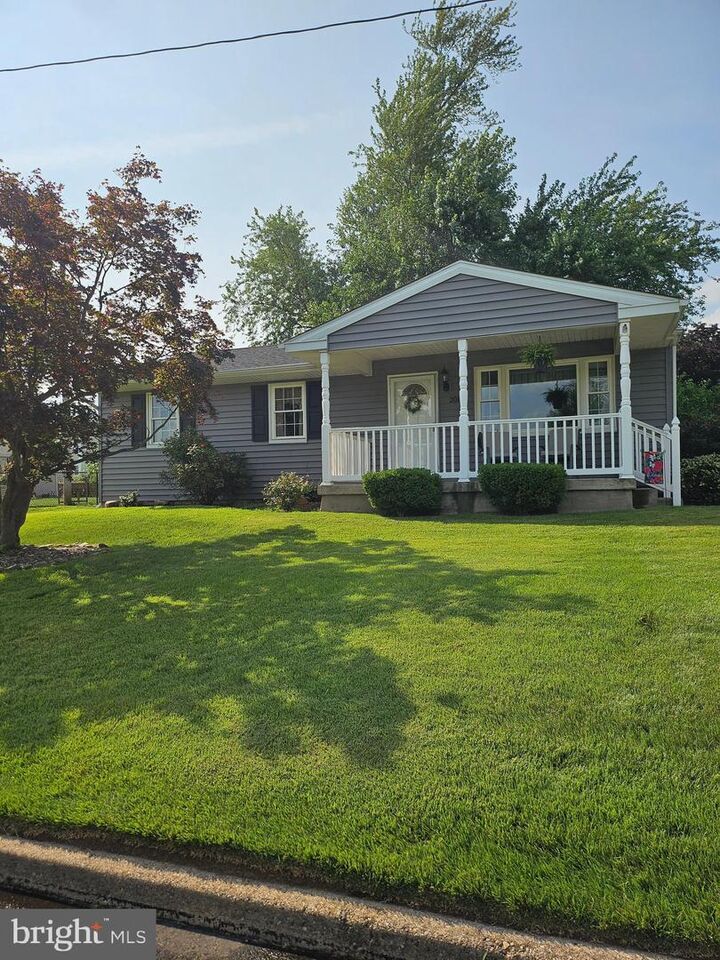 Property Photo:  2015 Summit Avenue  PA 19021 
