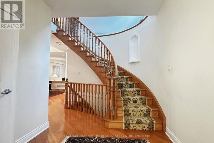 Property Photo:  85 Stonecliffe Crescent 64  ON L4G 7Z7 