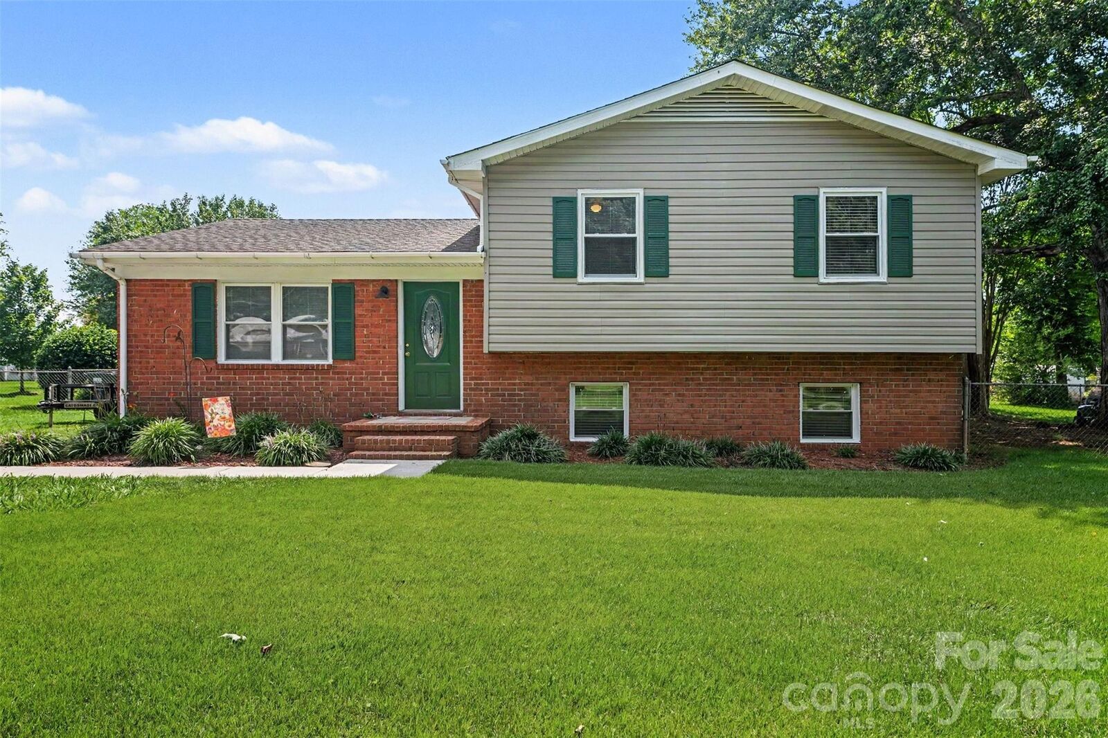 Property Photo:  1130 Julius Drive  NC 28147 