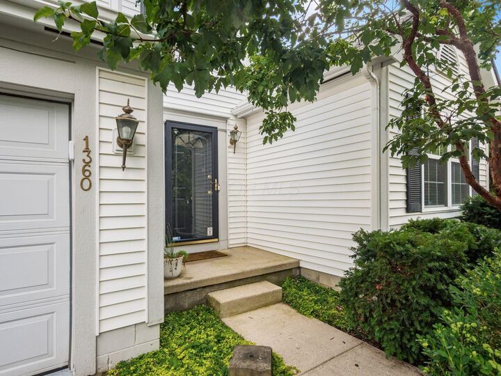 Property Photo:  1360 Great Hunter Drive  OH 43123 