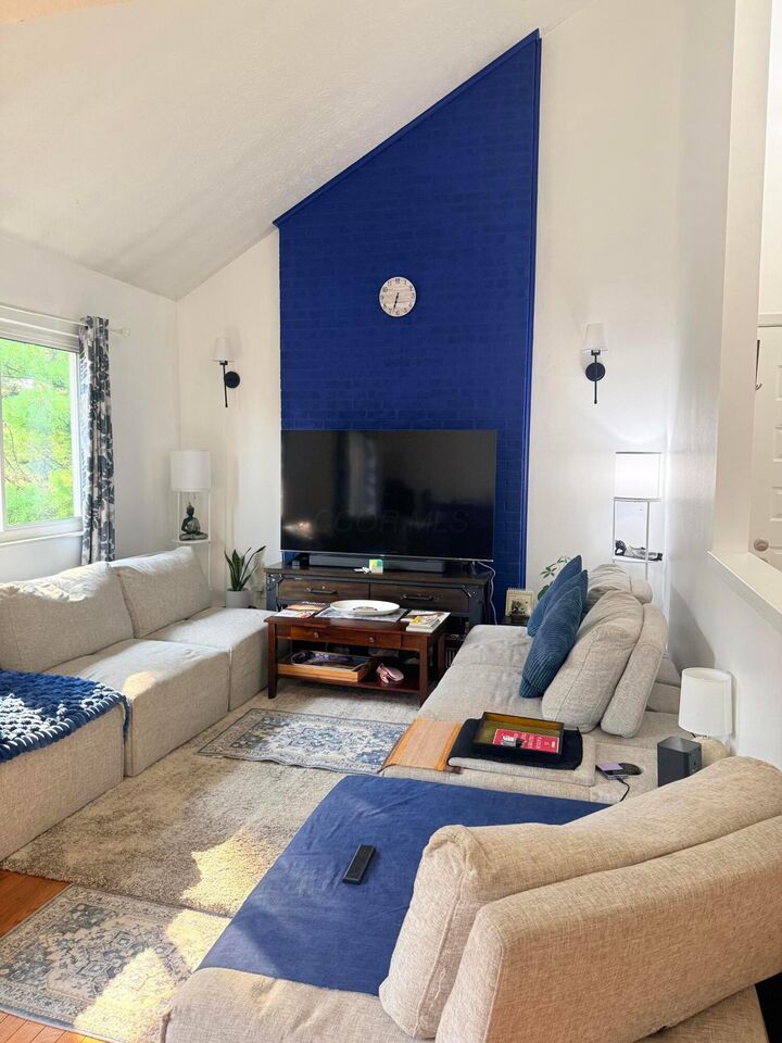 Property Photo:  115 Corbins Mill Drive  OH 43017 