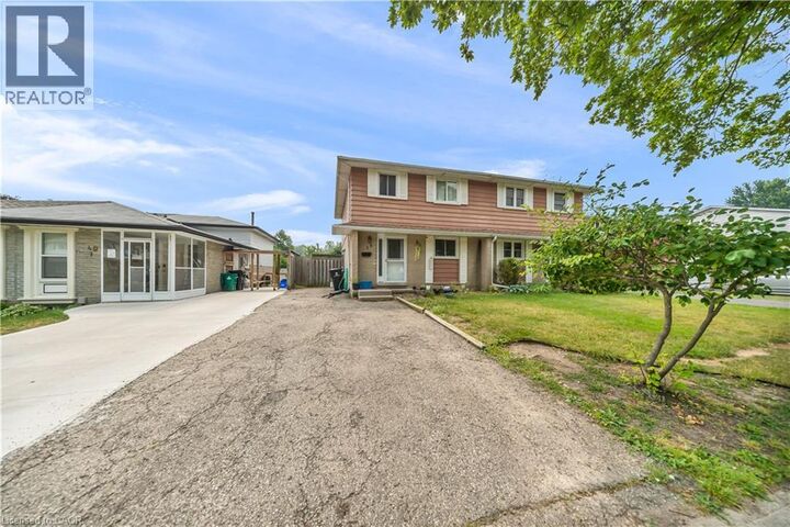 Property Photo:  51 Shadeland Crescent  ON N2M 2J1 