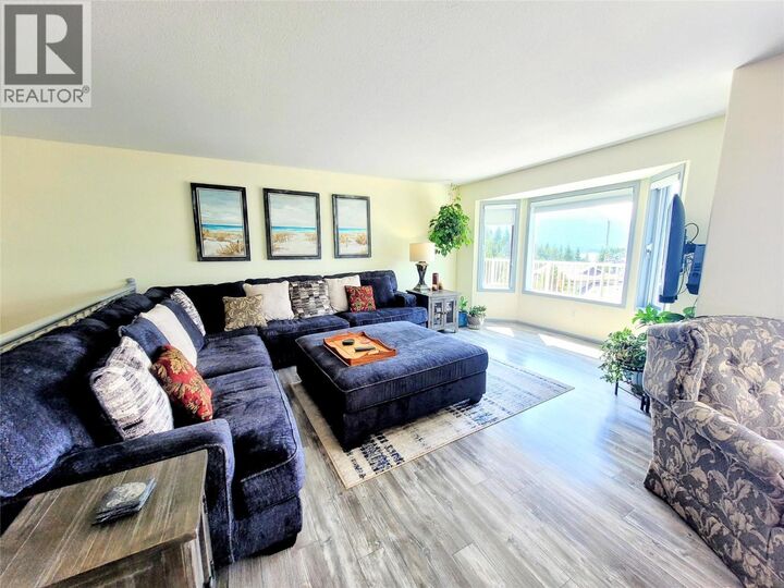 Property Photo: 4410 Lakeshore Road Northeast BC V1E 3N6