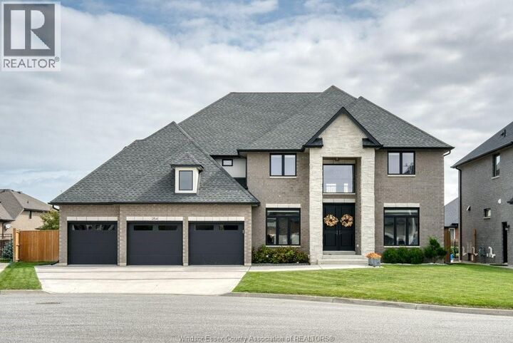 Property Photo:  254 Arkona Court  ON N0R 1A0 