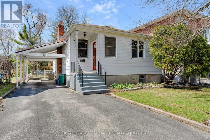 524 College Street — photo 1