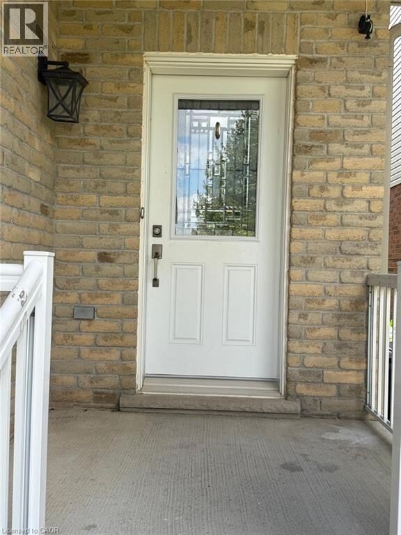 Property Photo:  313 Featherstone Crescent  ON N2R 1Z4 