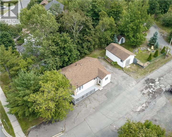 Property Photo:  1561 Weller Street  ON P3B 1K9 