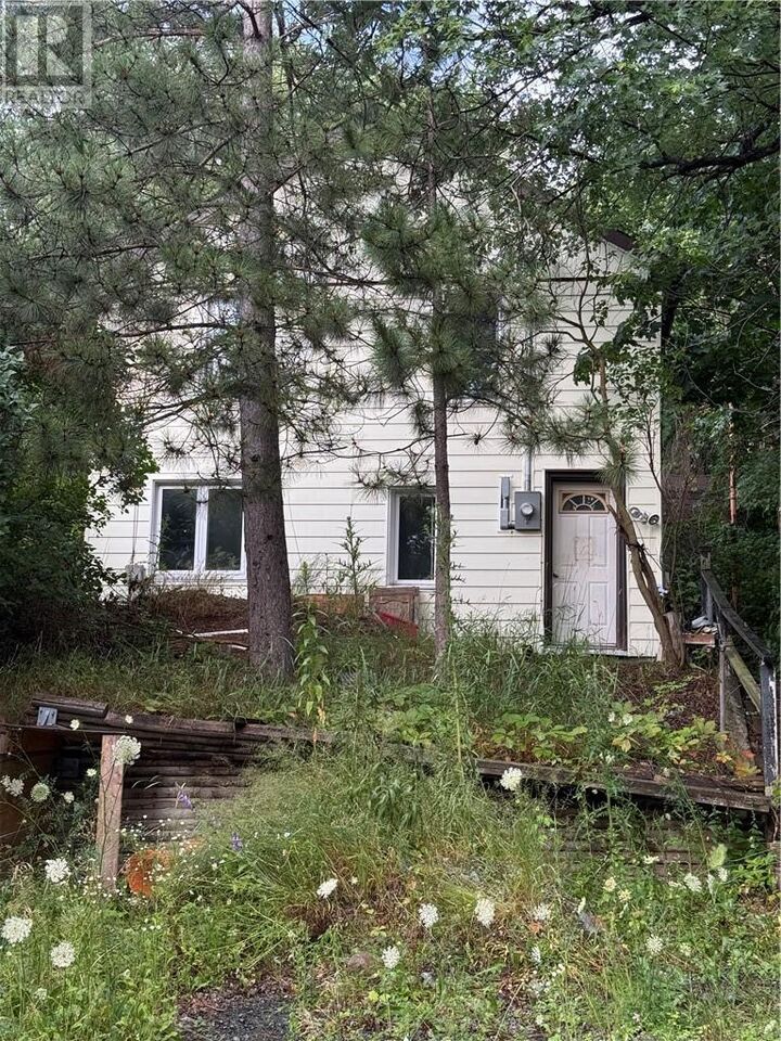 Property Photo:  474 Bessie Avenue  ON P3C 4H8 