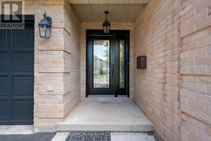 Property Photo:  1344 Stormont Drive  ON K6H 6Y1 