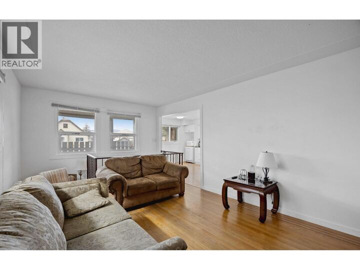 293 Poplar Street — photo 1