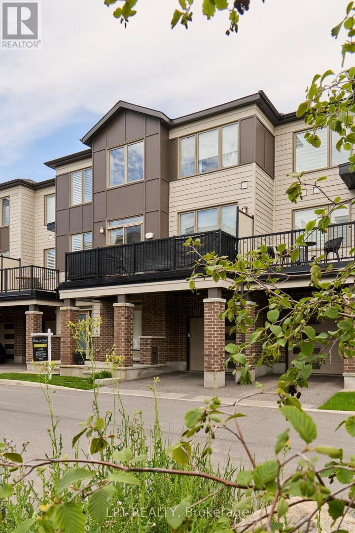 Property Photo:  815 Kiniw Private  ON K1K 4Z4 