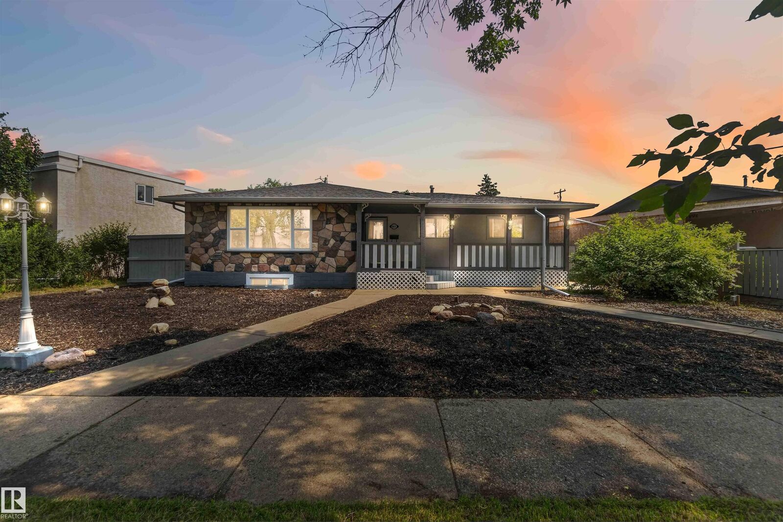 Property Photo:  9611 95 Street  AB T8L 1R9 