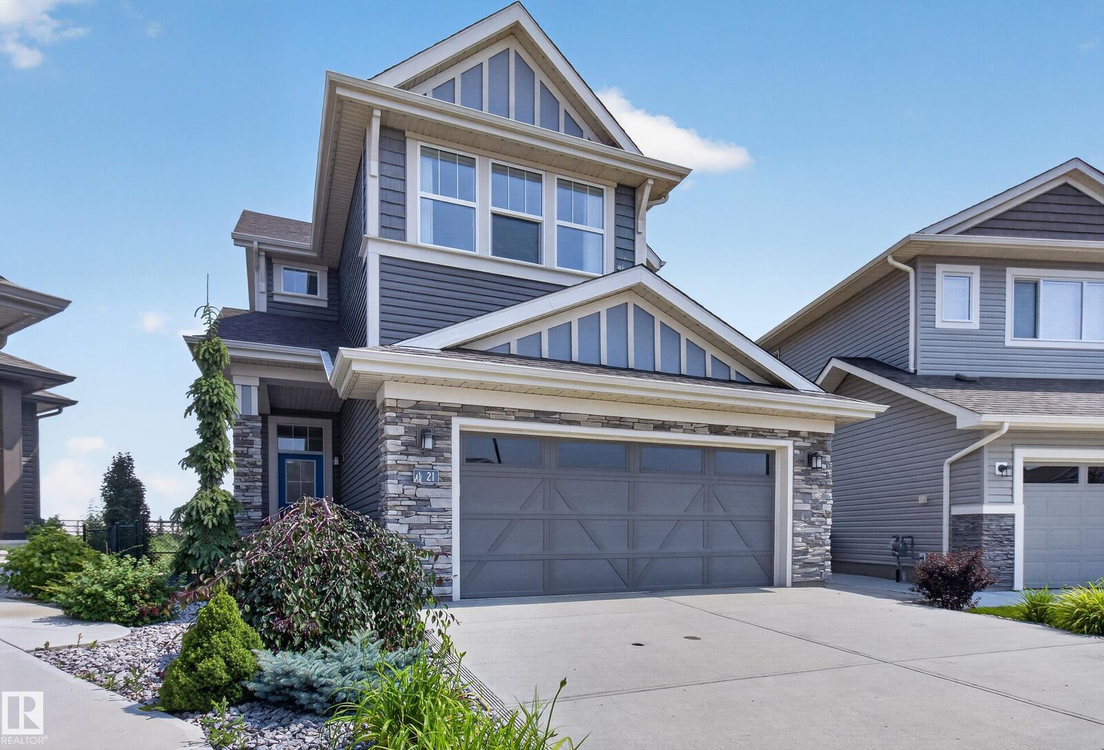 Property Photo: 21 Sapphire Cove AB T8H 1Z8