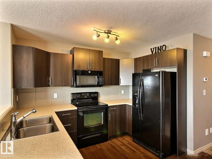 Property Photo:  2153 28 Street NW  AB T6T 0K1 