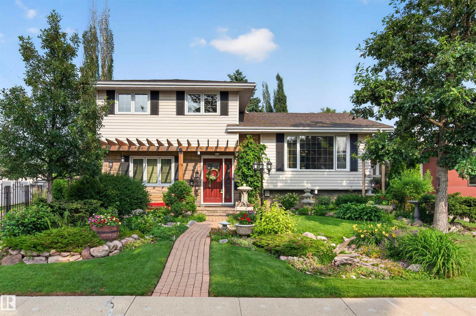 Property Photo: 3619 113A Street NW AB T6J 1L3
