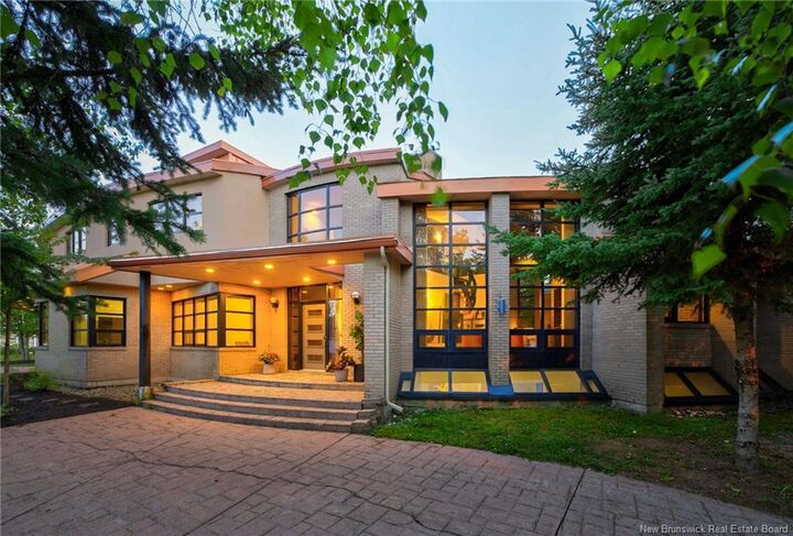 Property Photo: 6 Brandywood Court NB E1G 3V9