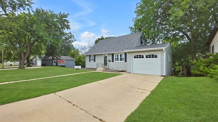 Property Photo: 1326 N 22nd St IA 50501
