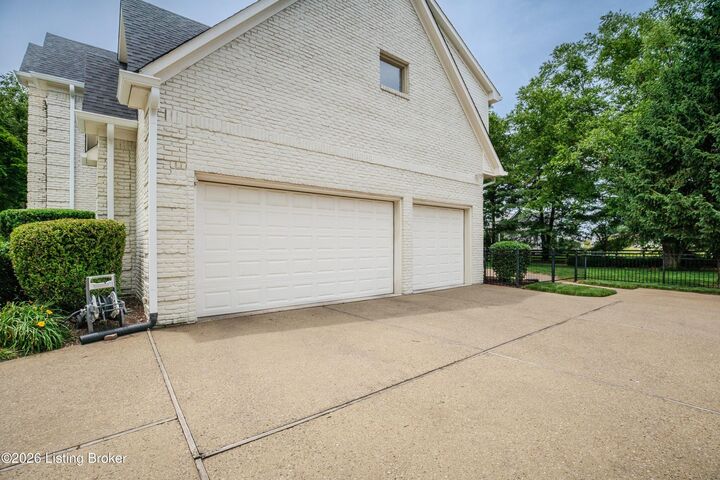Property Photo: 7003 Windham Pkwy KY 40059
