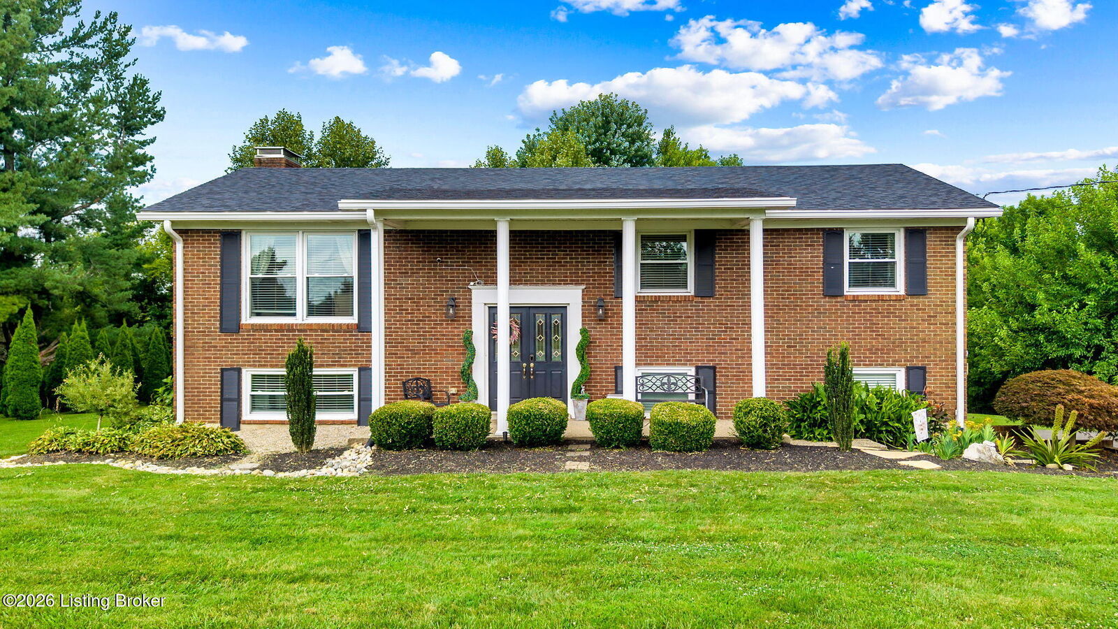 Property Photo:  3807 Briar Ridge Rd  KY 40031 