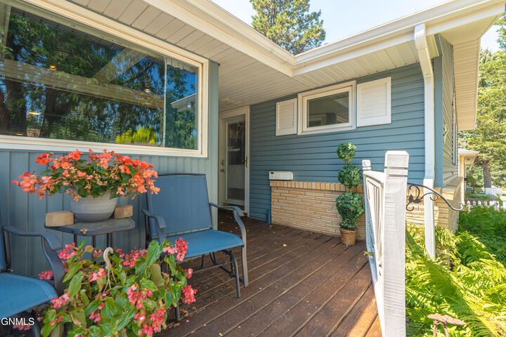 Property Photo:  1029 W Ave B W  ND 58501 