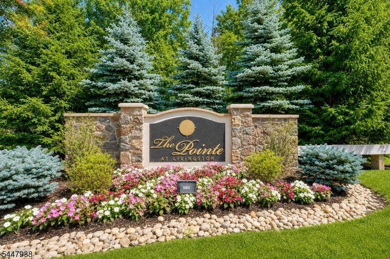 Property Photo:  5103 Pointe Gate Dr 5103  NJ 07039 