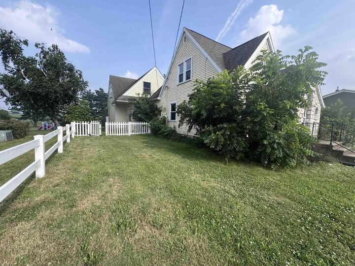 Property Photo: 420 Commercial St IA 52076