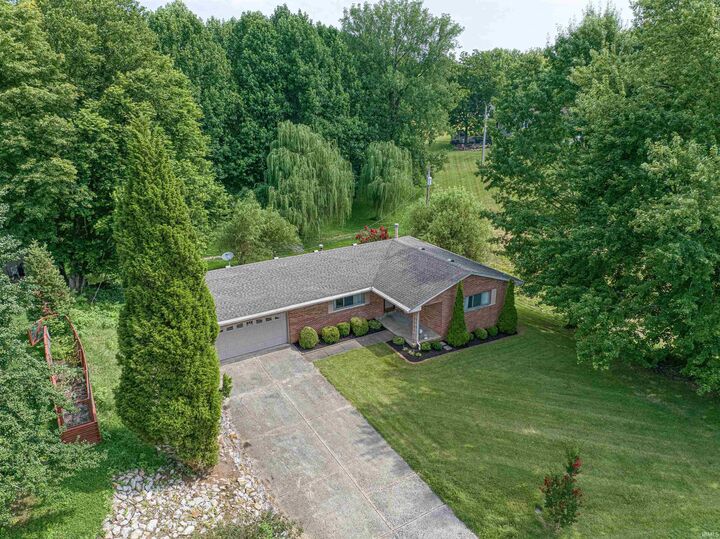 Property Photo:  626 E Jennings Street  IN 47630 