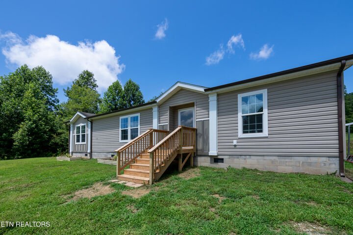 Property Photo: 826 Sweetwater Rd TN 37846