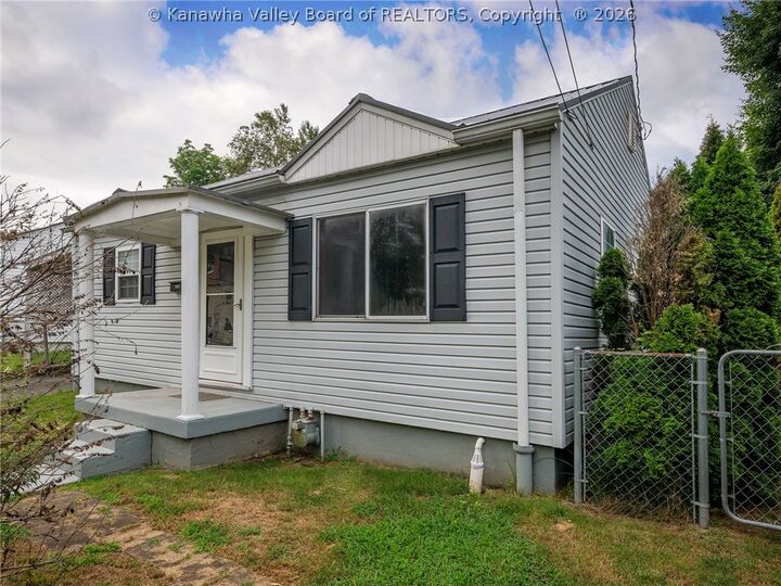 Property Photo:  2907 Pence Street  WV 25303 