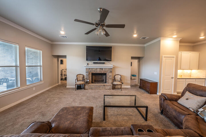 Property Photo:  2704 Viola Avenue  TX 79407 