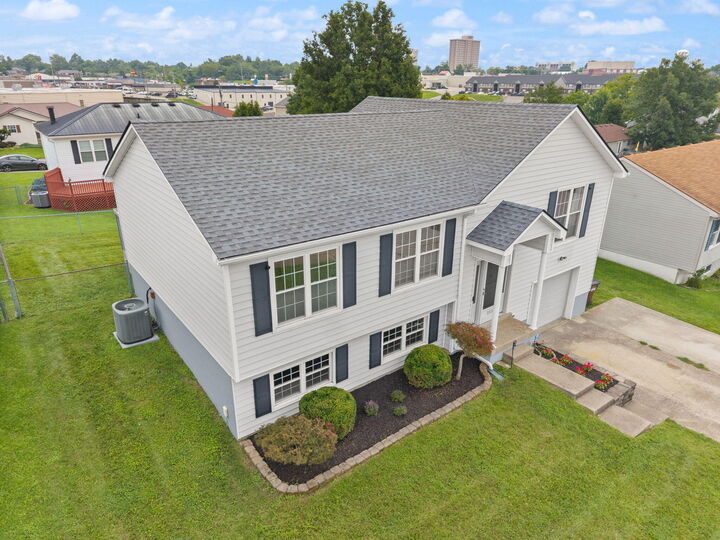 Property Photo:  233 Brittany Circle  KY 40475 