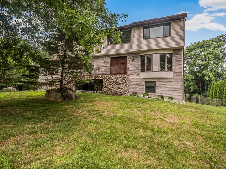 Property Photo: 8 Fairgreen Court NY 10567