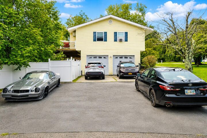 Property Photo:  24 Beth Drive  NY 10941 