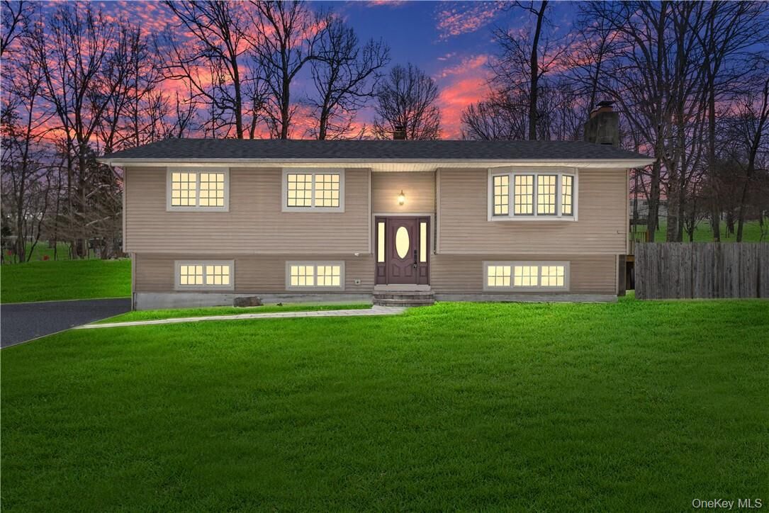 Property Photo:  7 Lakeview Drive  NY 10918 