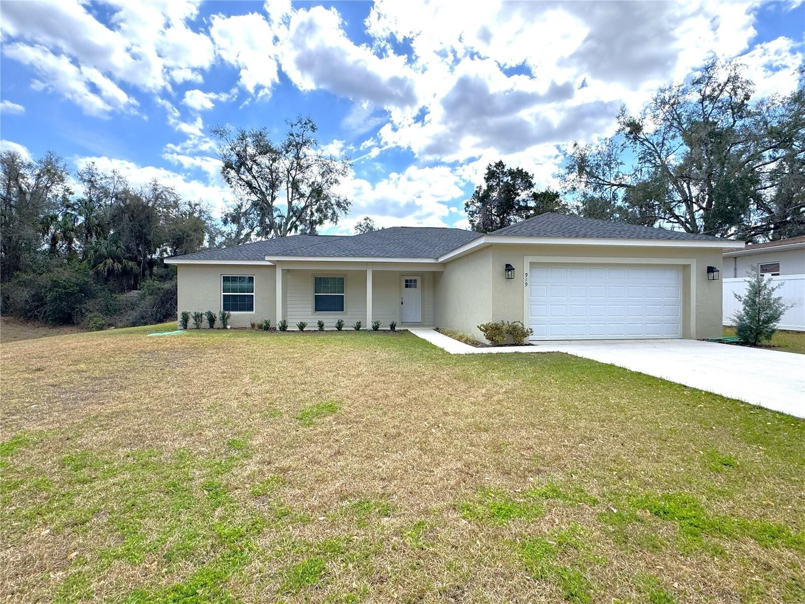 Property Photo:  919 Spruce Street  FL 34452 